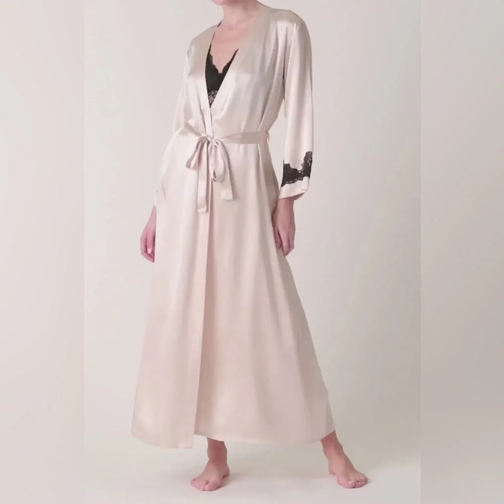 100% Silk Robe - Picture 4 of 15
